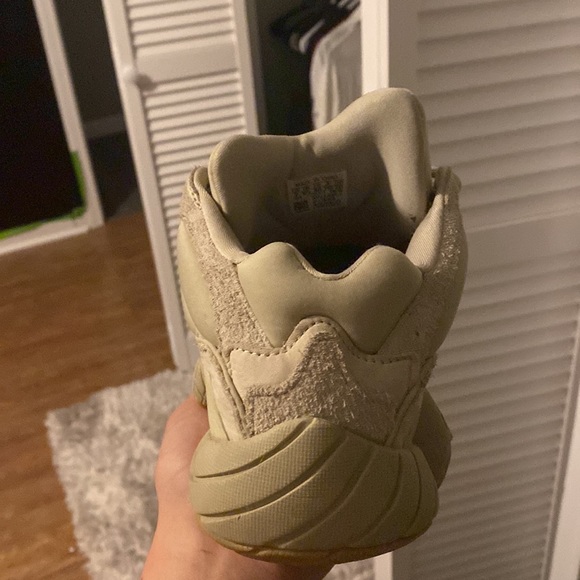 i want to sell these yeezy 500. for 175-200 used, size 7 - Picture 4 of 4